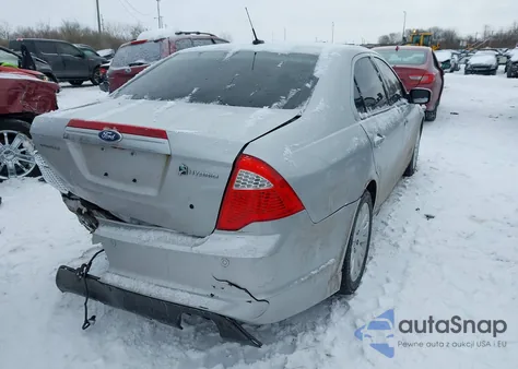 2010 Ford Fusion Hybrid z USA, uszkodzony, nr VIN 3FADP0L31AR316002